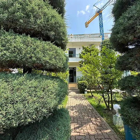 Bed & Breakfast A-vila Golem (Tirana)